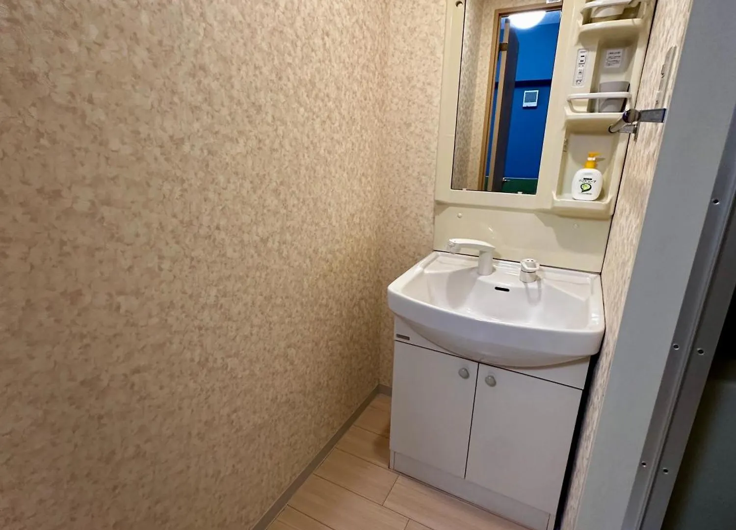 8-1札幌駅徒歩7分の好立地マンション　利便性良しで広い室内空間 Apartment 0*, Sapporo